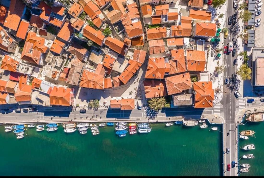 Apartmani Branko Vojnovic Omis Phòng bức ảnh