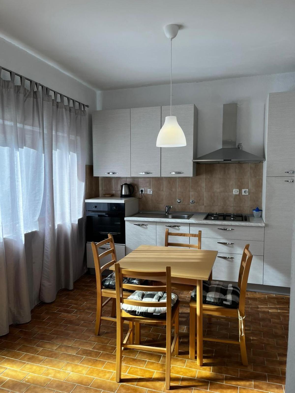 Apartmani Branko Vojnovic Omis Phòng bức ảnh