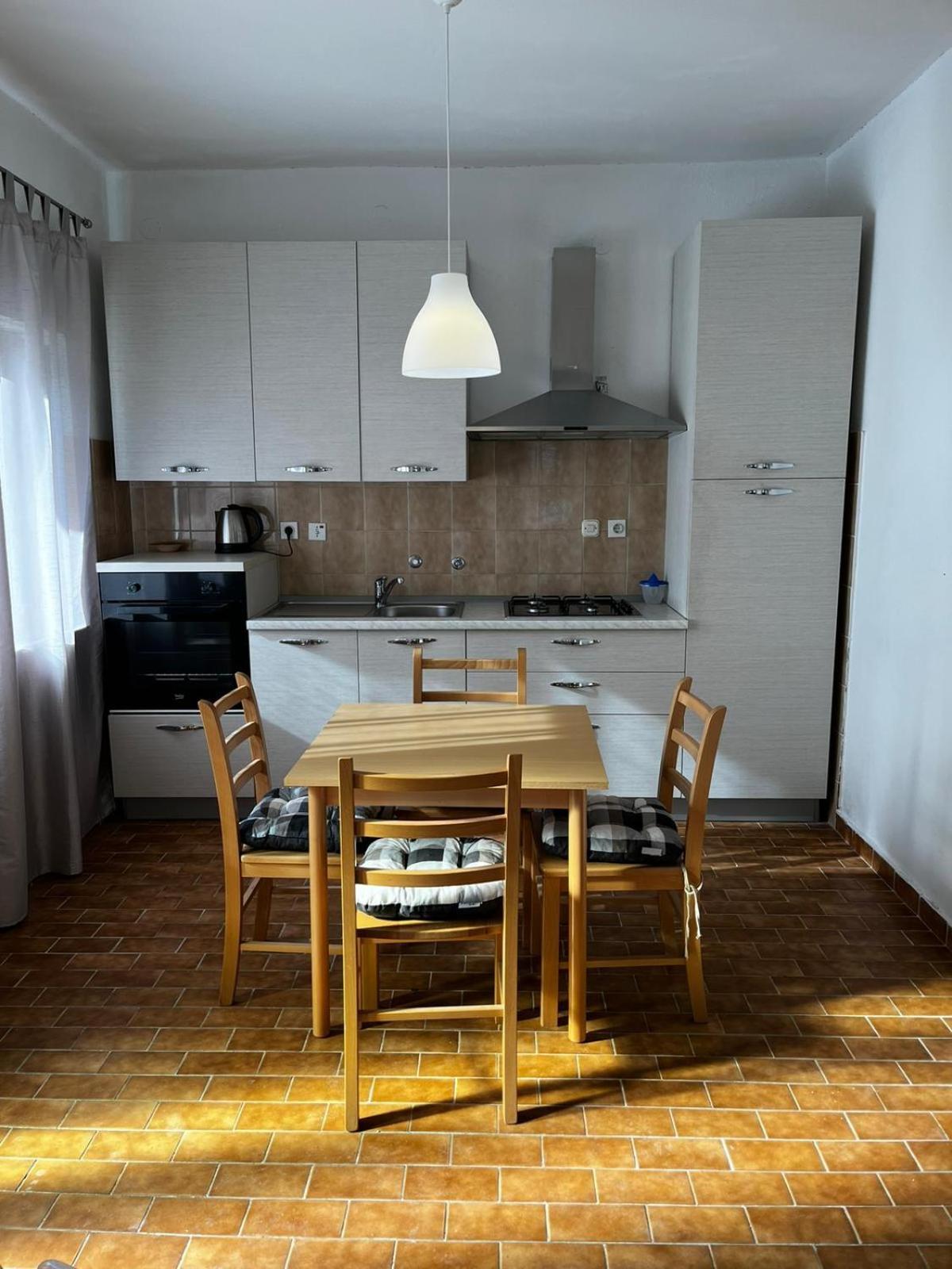 Apartmani Branko Vojnovic Omis Phòng bức ảnh